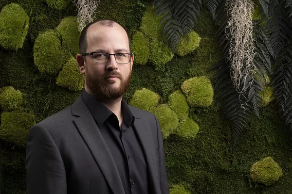 NaturaMed oslavuje 20 rokov: rozhovor s marketingovým riaditeľom Pavlom Táchom