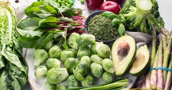 Čo obsahuje vitamín K? Zásobte svoju chladničku zelenými potravinami!
